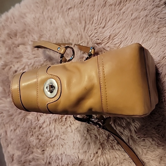 Coach D0882F12343 Light Brown Leather Shoulder Bag Handbag Purse - Picture 4 of 11